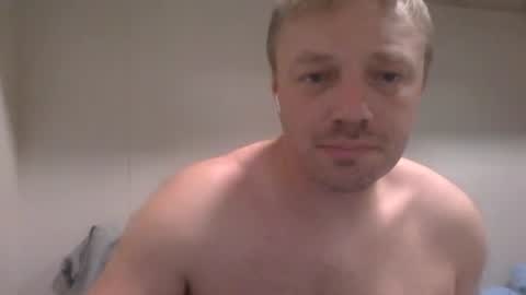 Snapshot of m15kala chatting on 12/22/24, 11:00 m15kala online show from 12/22/24, 11:00