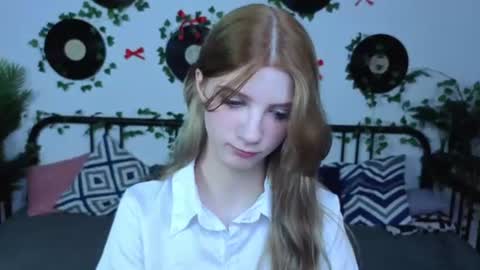 Snapshot of m1aforever chatting on 07/08/26, 04:50 catch me on tue 10am-5pm wed 3am-10am fri 3am-5pm sat 10am-5pm sun 10am-5pm online show from 07/08/26, 04:50