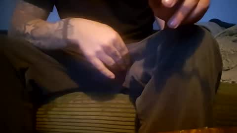 Snapshot of m1guele chatting on 04/04/26, 12:42 Fucklover online show from 04/04/26, 12:42