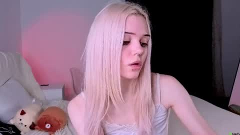 Snapshot of m1m1_angels chatting on 07/05/26, 01:01 Mimi GTM1 0200am-0945am Mon Tue Wed Thu Fri online show from 07/05/26, 01:01