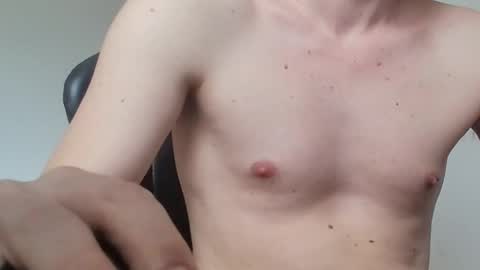 Snapshot of m3n1c chatting on 02/16/26, 08:43 m3n1c online show from 02/16/26, 08:43