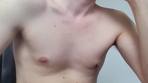 Snapshot of m3n1c chatting on 02/17/26, 01:07 m3n1c online show from 02/17/26, 01:07