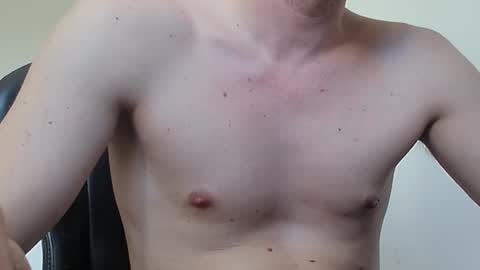 Snapshot of m3n1c chatting on 03/13/26, 10:44 m3n1c online show from 03/13/26, 10:44