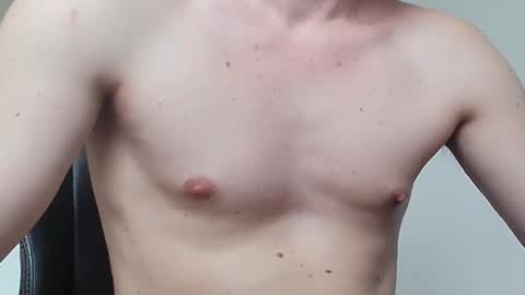 Snapshot of m3n1c chatting on 03/15/26, 08:31 m3n1c online show from 03/15/26, 08:31