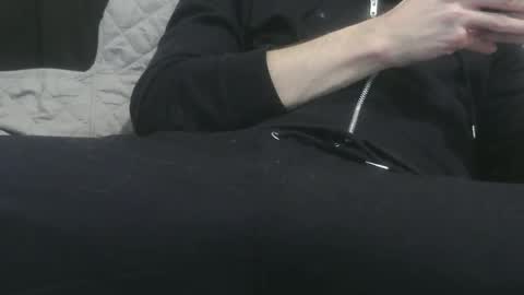 Snapshot of m4dh4tter24 chatting on 12/27/24, 09:32 m4dh4tter24 online show from 12/27/24, 09:32