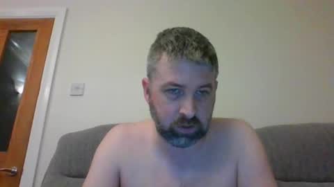 Snapshot of m5572 chatting on 02/09/26, 09:41 Mathew online show from 02/09/26, 09:41