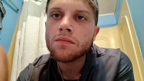 Snapshot of m831481 chatting on 10/06/25, 01:03 Hotandhairy online show from 10/06/25, 01:03