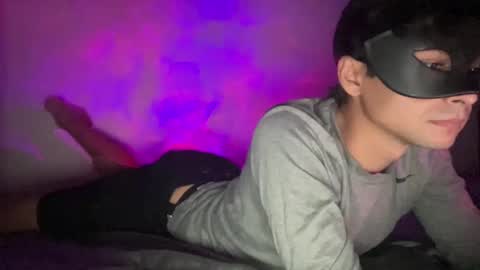 Snapshot of m_boy_ chatting on 10/30/25, 11:27 M Boy online show from 10/30/25, 11:27