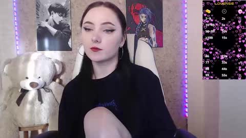 Snapshot of m_e_l_i_s_s_a_ chatting on 10/20/25, 11:43 Melissa online show from 10/20/25, 11:43