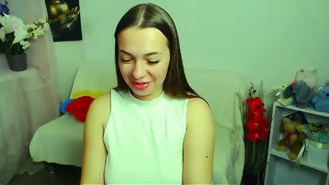 Snapshot of m_vikki chatting on 05/14/26, 10:33 Vikki online show from 05/14/26, 10:33