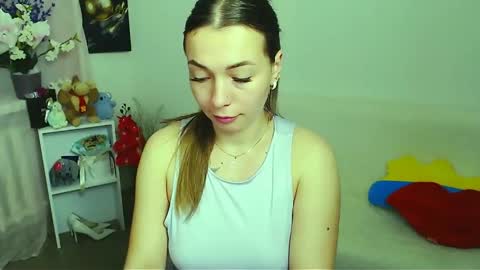 Snapshot of m_vikki chatting on 05/21/26, 09:49 Vikki online show from 05/21/26, 09:49