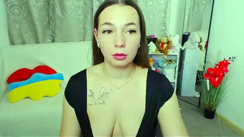 Snapshot of m_vikki chatting on 06/07/26, 11:25 Vikki online show from 06/07/26, 11:25