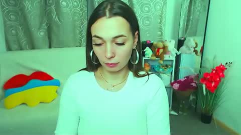 Snapshot of m_vikki chatting on 06/12/26, 11:20 Vikki online show from 06/12/26, 11:20