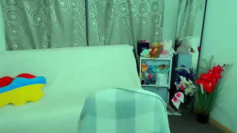 Snapshot of m_vikki chatting on 06/29/26, 11:54 Vikki online show from 06/29/26, 11:54