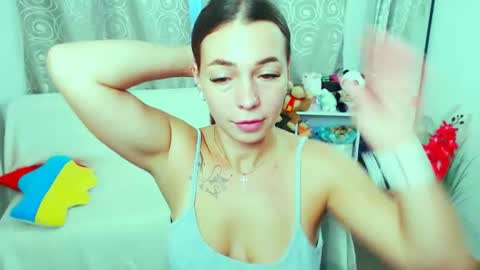 Snapshot of m_vikki chatting on 07/30/26, 12:59 Vikki online show from 07/30/26, 12:59