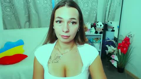 Snapshot of m_vikki chatting on 08/09/26, 10:31 Vikki online show from 08/09/26, 10:31