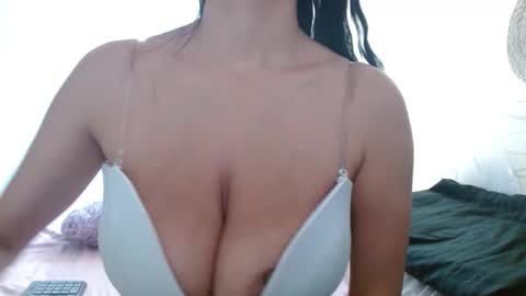 maaddy_thompson online show from 11/19/25, 04:40