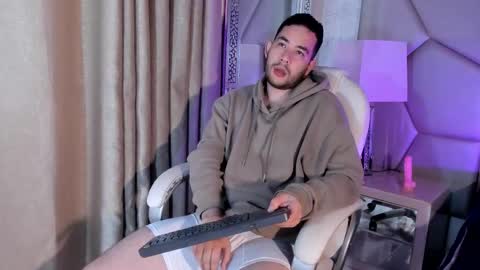 Snapshot of maatt_de_luca chatting on 09/14/25, 01:43 Matt De Luca online show from 09/14/25, 01:43