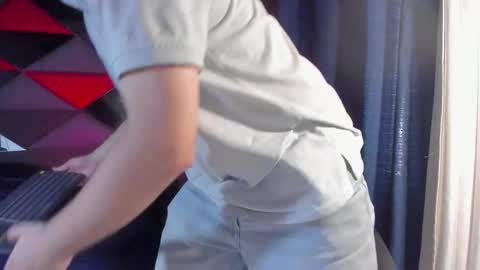 Snapshot of maatt_de_luca chatting on 09/27/25, 05:18 Matt De Luca online show from 09/27/25, 05:18