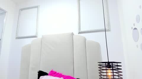 Mazikeen  online show from 10/01/25, 07:09