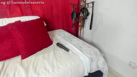 Snapshot of mabelsaravia chatting on 10/12/25, 03:11 mabel online show from 10/12/25, 03:11