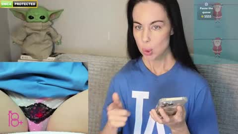 Snapshot of mabuhay_girl chatting on 01/11/25, 11:24 You let people into your sea and they kill your fish online show from 01/11/25, 11:24