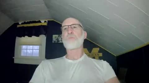 mac8181 online show from 01/18/25, 12:04