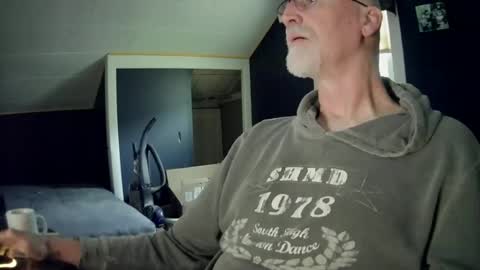 mac8181 online show from 05/10/26, 10:53