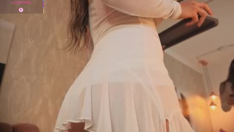 Snapshot of maca_bloom chatting on 11/20/25, 11:43 Maca online show from 11/20/25, 11:43