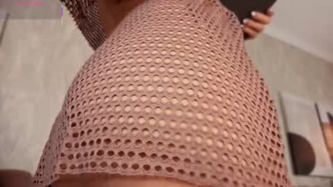 Snapshot of maca_bloom chatting on 11/27/25, 11:45 Maca online show from 11/27/25, 11:45