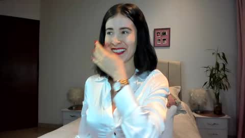Snapshot of macarena_vallejo_ chatting on 03/12/25, 02:20 Macarena online show from 03/12/25, 02:20