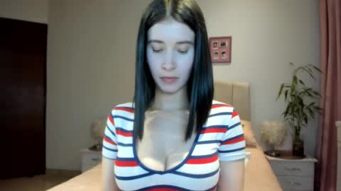 Snapshot of macarena_vallejo_ chatting on 12/03/25, 03:58 Macarena online show from 12/03/25, 03:58