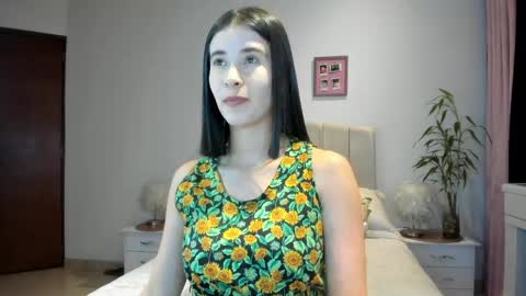Snapshot of macarena_vallejo_ chatting on 04/12/26, 02:49 Macarena online show from 04/12/26, 02:49