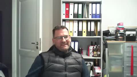 macfly67 online show from 12/13/24, 04:27