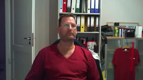 macfly67 online show from 02/19/25, 03:28