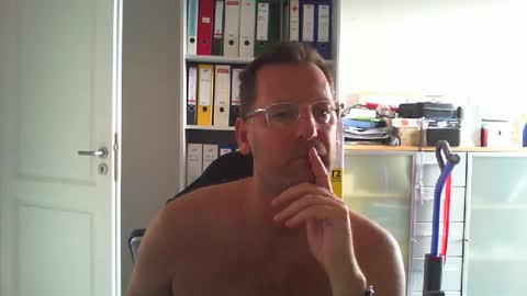 macfly67 online show from 09/13/25, 07:41