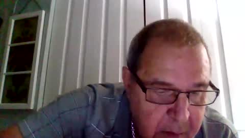 Snapshot of machet1 chatting on 11/02/25, 10:56 machet1 online show from 11/02/25, 10:56