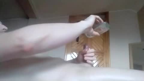 Snapshot of mackenss20 chatting on 12/21/25, 07:15 Makan online show from 12/21/25, 07:15