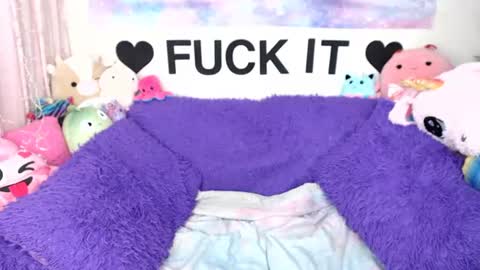 Mackenzie Wolfe online show from 06/24/26, 04:55