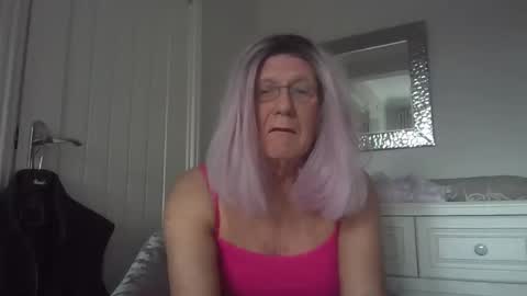 Snapshot of maclan7 chatting on 02/04/26, 11:05 Deanne online show from 02/04/26, 11:05