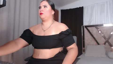 Snapshot of madam_agathaa chatting on 04/22/26, 10:17 Agathaa white online show from 04/22/26, 10:17