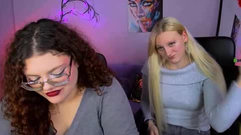 Snapshot of madam_ulis chatting on 11/25/25, 01:44 Ulis online show from 11/25/25, 01:44