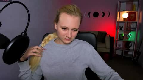 Snapshot of madam_ulis chatting on 11/29/25, 12:30 Ulis online show from 11/29/25, 12:30