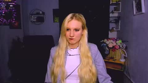 Snapshot of madam_ulis chatting on 12/22/25, 02:03 Ulis online show from 12/22/25, 02:03