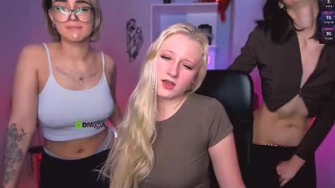 Snapshot of madam_ulis chatting on 01/14/26, 02:23 Ulis online show from 01/14/26, 02:23