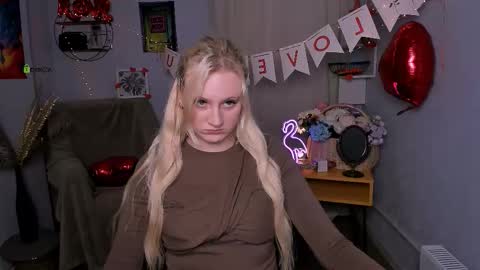 Snapshot of madam_ulis chatting on 02/17/26, 01:40 Ulis online show from 02/17/26, 01:40