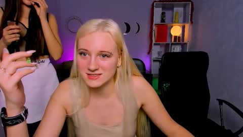 Snapshot of madam_ulis chatting on 03/25/26, 09:15 Ulis online show from 03/25/26, 09:15