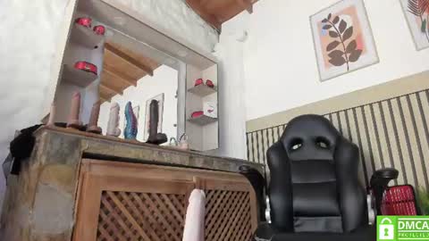 Snapshot of madame_ibby chatting on 06/18/26, 11:47 madame ibby online show from 06/18/26, 11:47