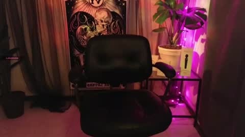 Madame La online show from 07/29/26, 09:29