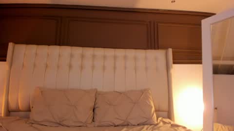Snapshot of madame_lilith chatting on 07/20/26, 11:12 madame lilith online show from 07/20/26, 11:12